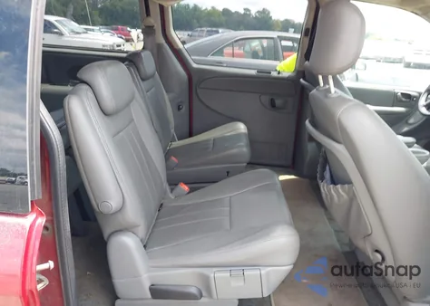 2005 Chrysler Town & Country Touring из США, поврежденный, VIN 2C4GP54L55R530330